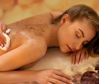 Massage and black soap exfoliation 60 min