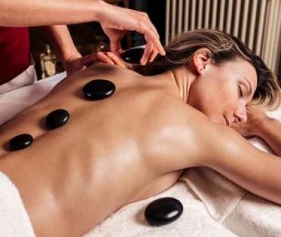 Hot stone massage 75 min